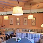 Haus Niklehen Bed and Breakfast 3*